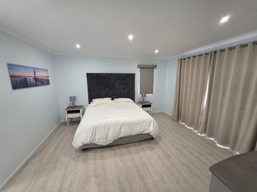 5 Bedroom Property for Sale in Marina Martinique Eastern Cape